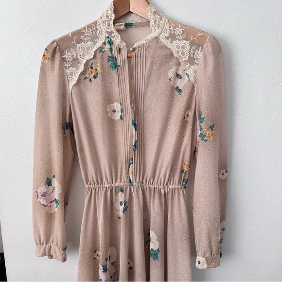 Vintage Union made floral lace neck long sleeve midi dress Size XS/S - Picture 2 of 8